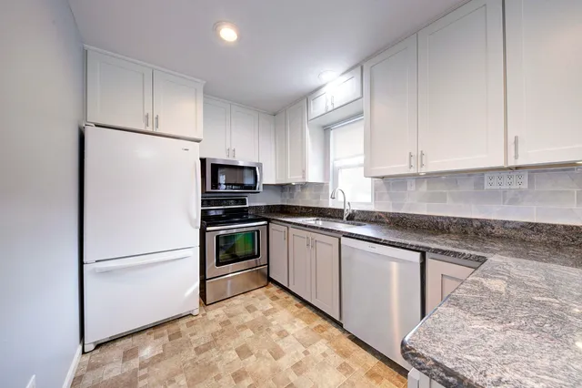 $365,000 | 59071 Annah Drive, New Hudson, MI 48165