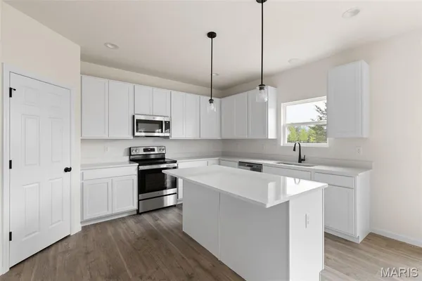 $435,993 | 212 Noser Drive, Florissant, MO 63031