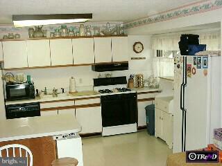 345 Bolton Road Hightstown, NJ 08520 - Photo 3 of 5 Gallery Image 3