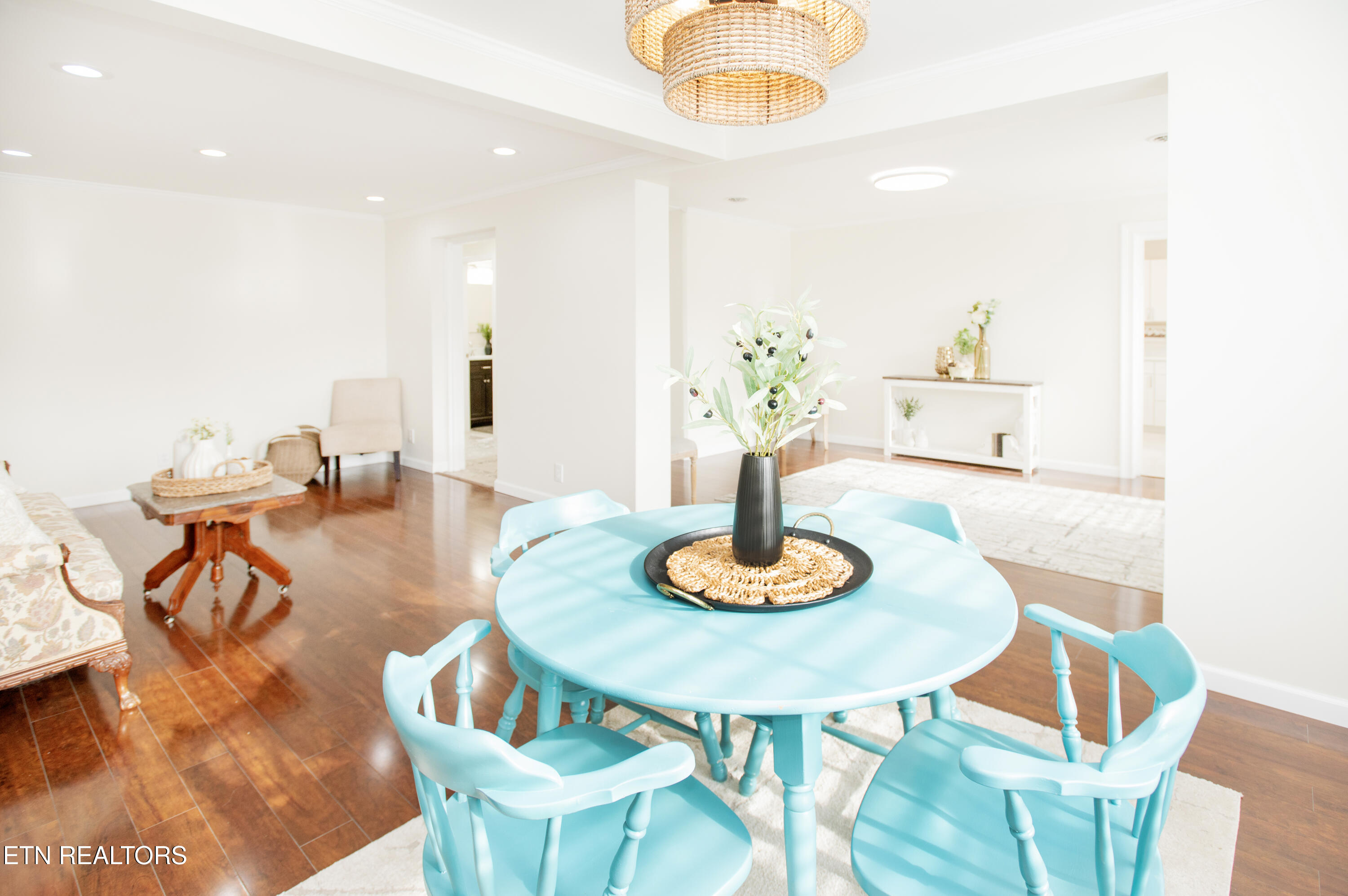 132 Pembroke Road Oak Ridge, TN 37830 - Photo 13 of 34 Great room