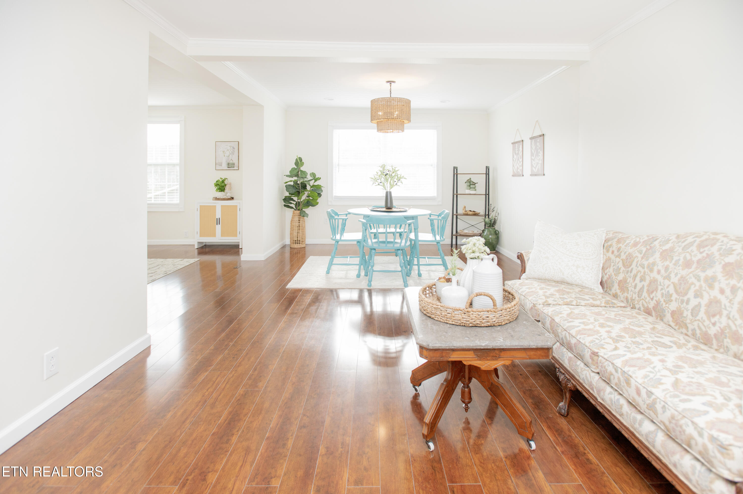 132 Pembroke Road Oak Ridge, TN 37830 - Photo 15 of 34 Great room