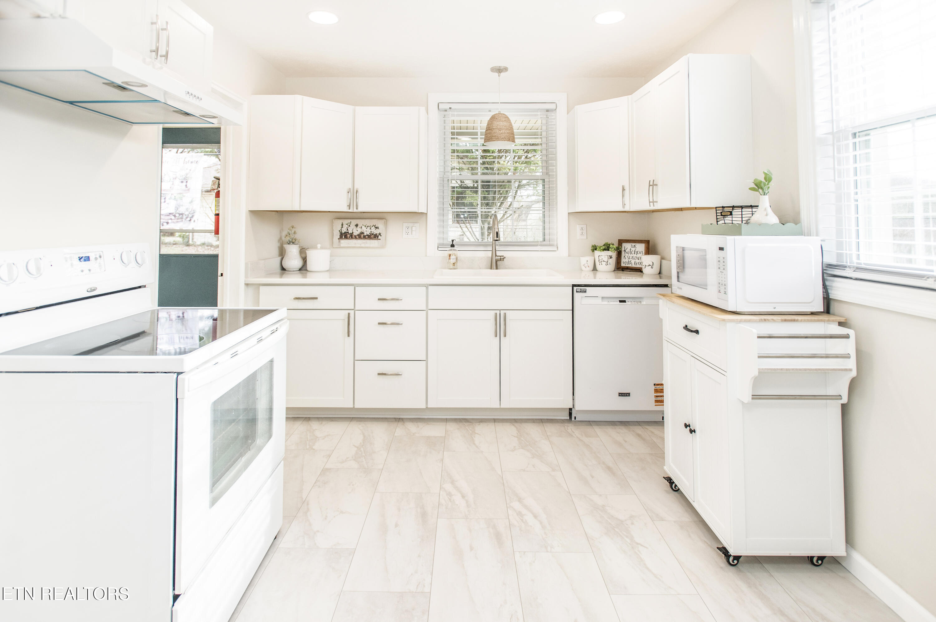 132 Pembroke Road Oak Ridge, TN 37830 - Photo 16 of 34 Kitchen