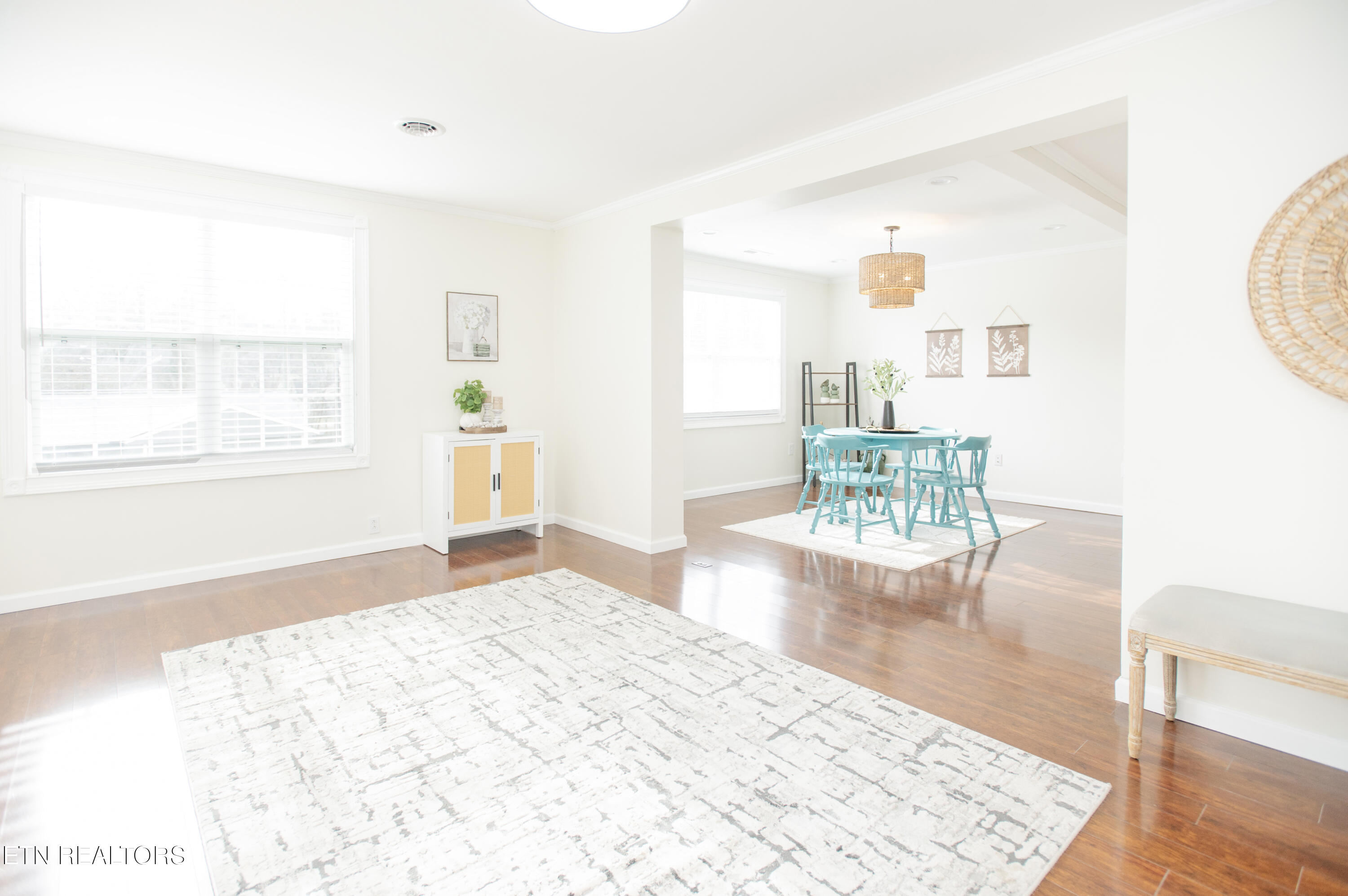 132 Pembroke Road Oak Ridge, TN 37830 - Photo 10 of 34 Semi open concept