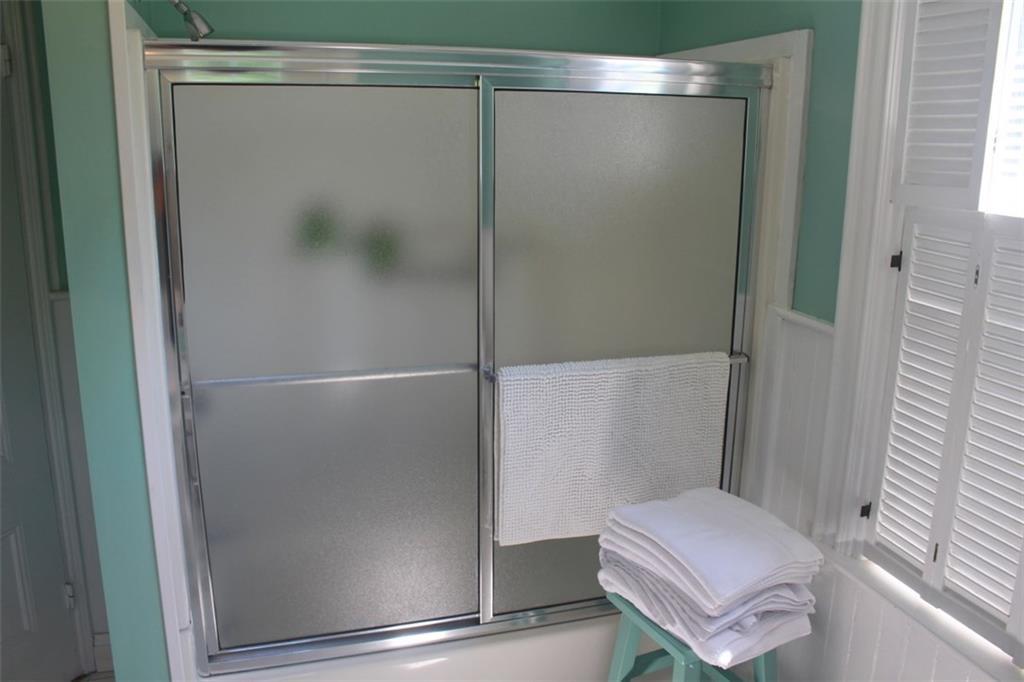 116 North Street Saco, ME 04072 - Photo 29 of 35 Full Glass Enclosed Tub & Shower