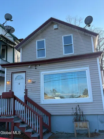 $1,400 | 246 Duane Avenue, Schenectady, NY 12307