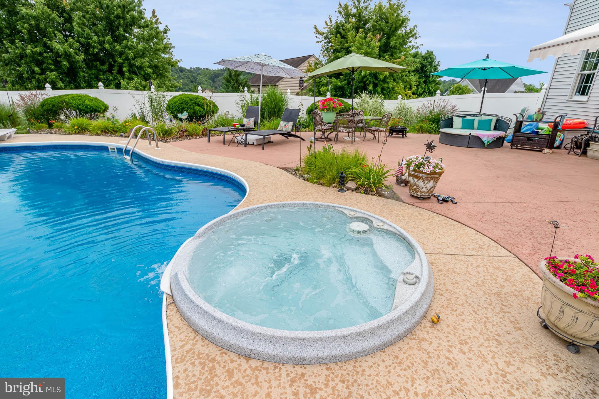 7070 Beaver Spring Road Harrisburg, PA 17111 - Photo 25 of 30 Hot tub with waterfall