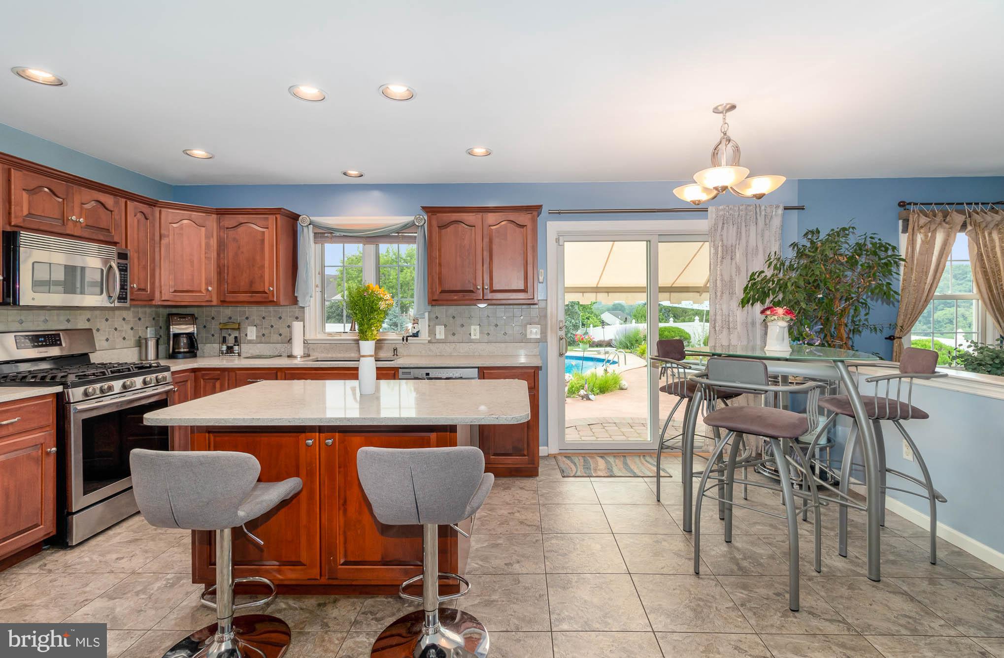 7070 Beaver Spring Road Harrisburg, PA 17111 - Photo 7 of 30 Kitchen