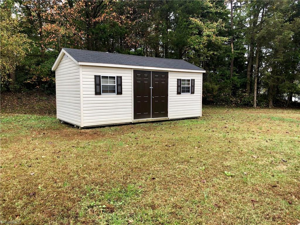 5133 Arnold Road Lexington, NC 27295 - Photo 3 of 10 Gallery Image 3