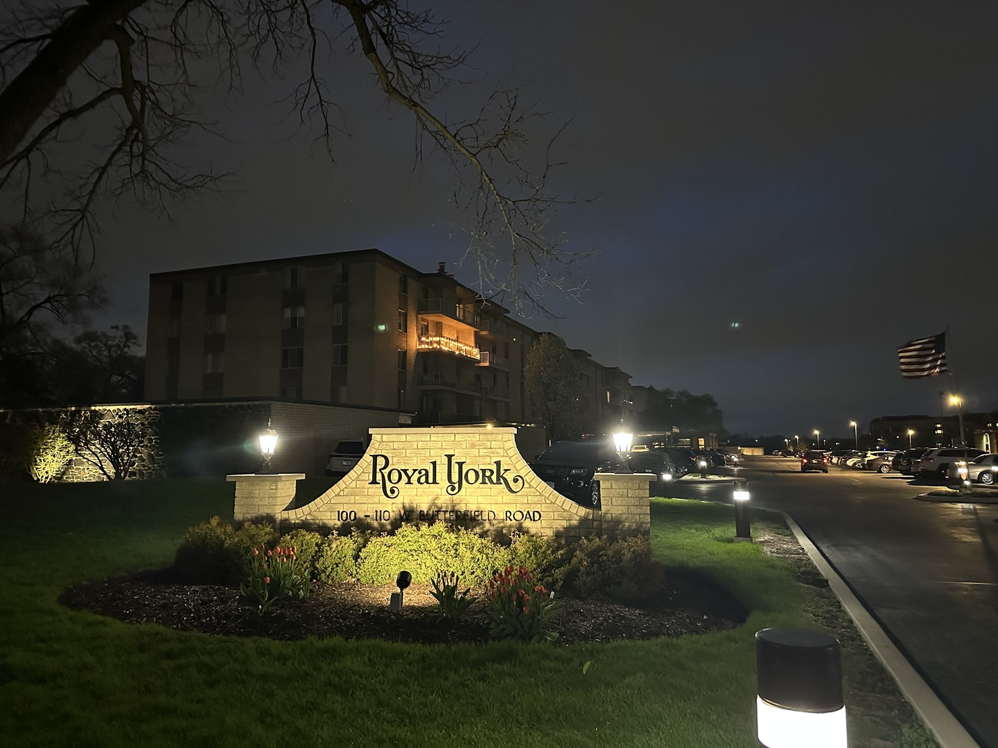 110 West Butterfield Road, Unit 402S Elmhurst, IL 60126 - Photo 17 of 17 a sign of golf club on a table