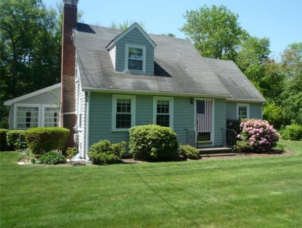 153 Topsfield Road Wenham, MA 01984 - Photo 1 of 19 Gallery Image 1