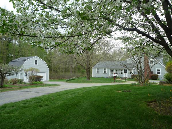 153 Topsfield Road Wenham, MA 01984 - Photo 6 of 19 Gallery Image 6