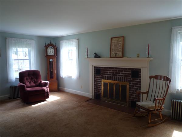 153 Topsfield Road Wenham, MA 01984 - Photo 7 of 19 Gallery Image 7