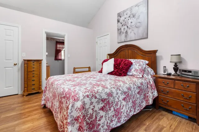 $568,000 | 167 Chester Road, Derry, NH 03038