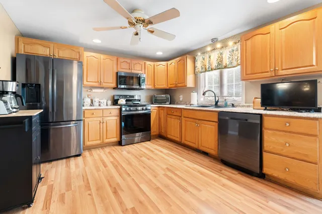 $568,000 | 167 Chester Road, Derry, NH 03038