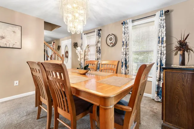 $568,000 | 167 Chester Road, Derry, NH 03038