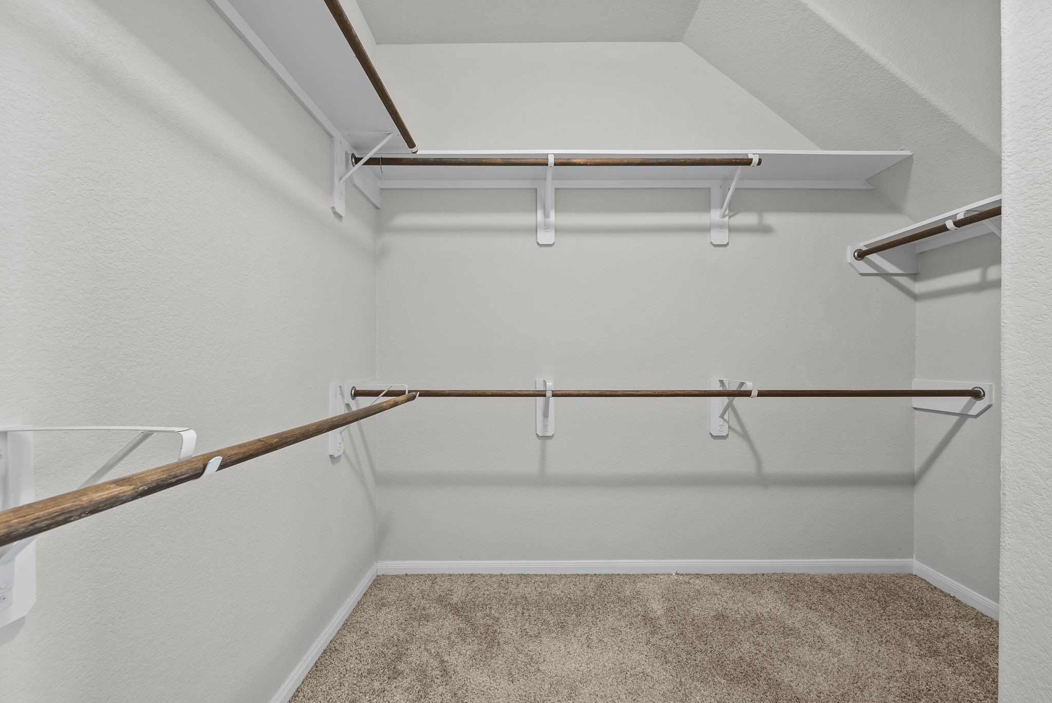 903 Willowick Road Houston, TX 77090 - Photo 27 of 47 Primary suite closet