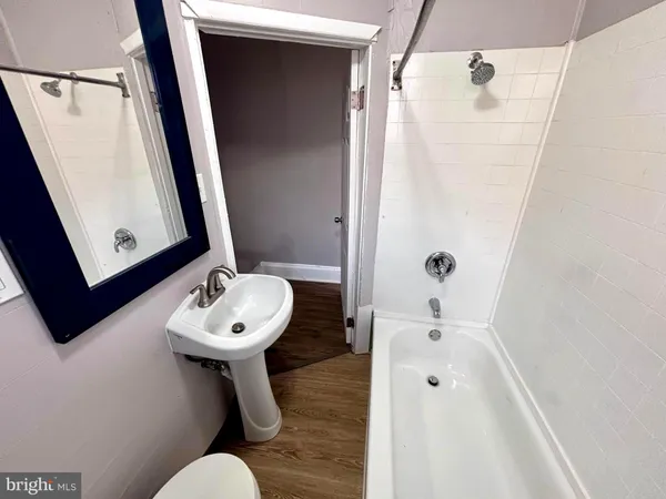 $2,200 | 417 Walnut Avenue, Trenton, NJ 08609
