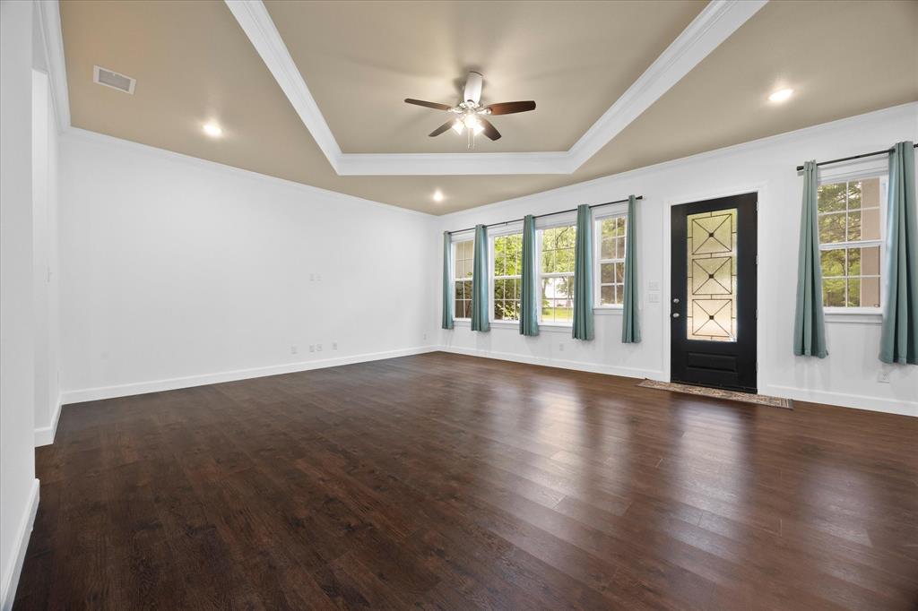 2526 Fox Point Circle Quinlan, TX 75474 - Photo 12 of 35 Stunning family room