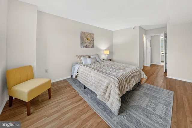 $169,000 | 15107 Interlachen Drive, Unit 21025, Silver Spring, MD 20906