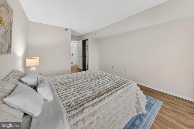 $169,000 | 15107 Interlachen Drive, Unit 21025, Silver Spring, MD 20906