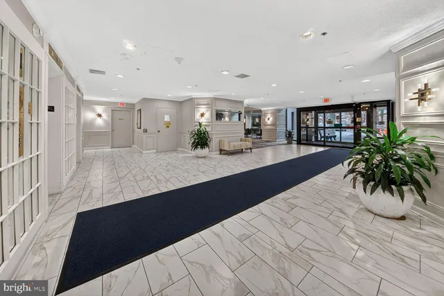 $169,000 | 15107 Interlachen Drive, Unit 21025, Silver Spring, MD 20906