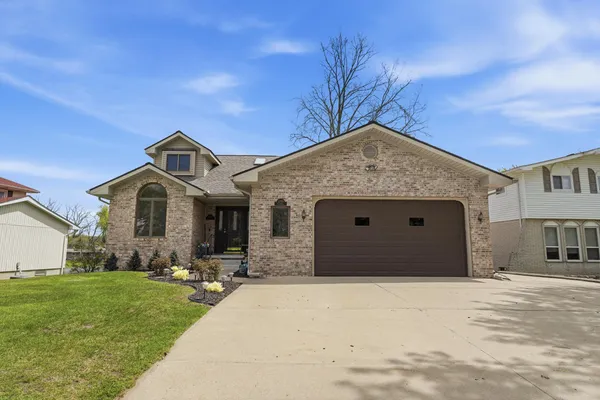$690,000 | 3750 Loch Drive, Highland, MI 48357