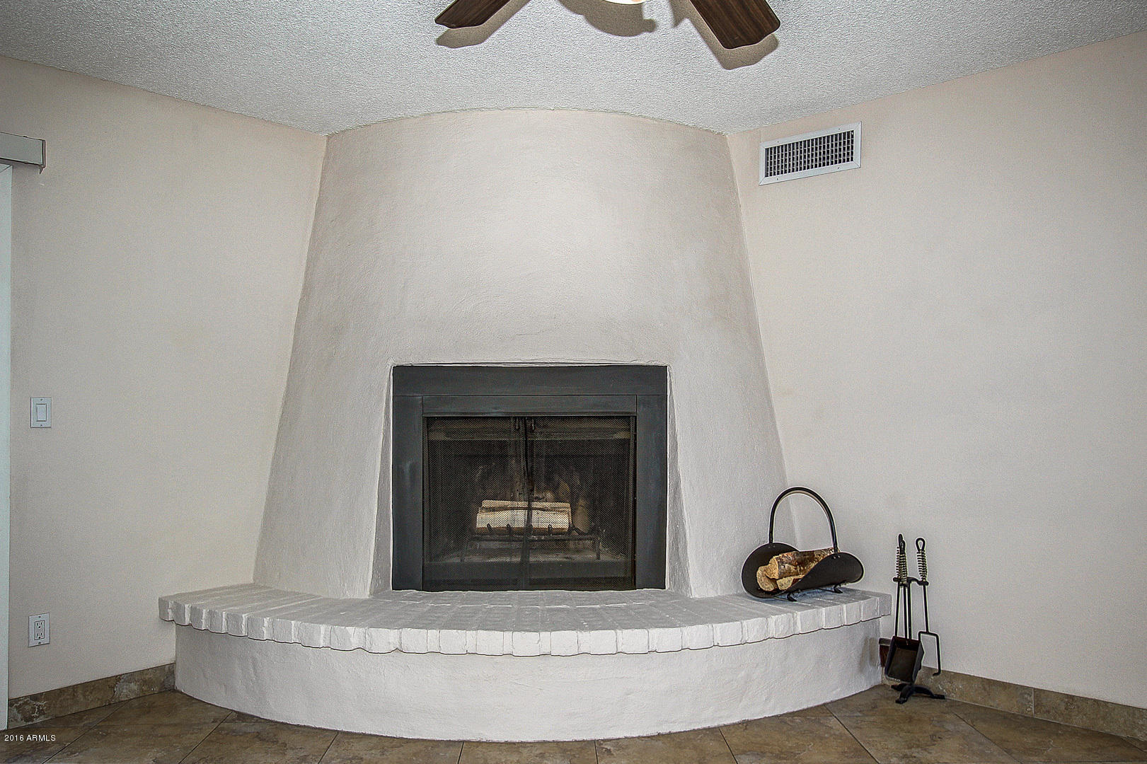 5018 West Phelps Road Glendale, AZ 85308 - Photo 10 of 31 cozy seating area