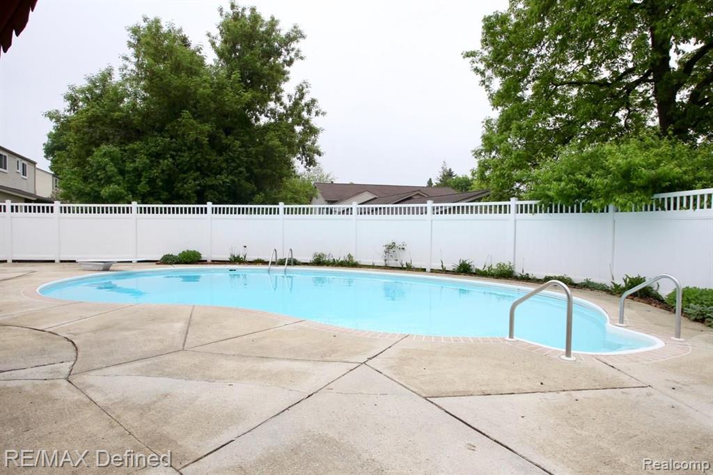 943 Downhill Lane Rochester Hills, MI 48307 - Photo 39 of 43