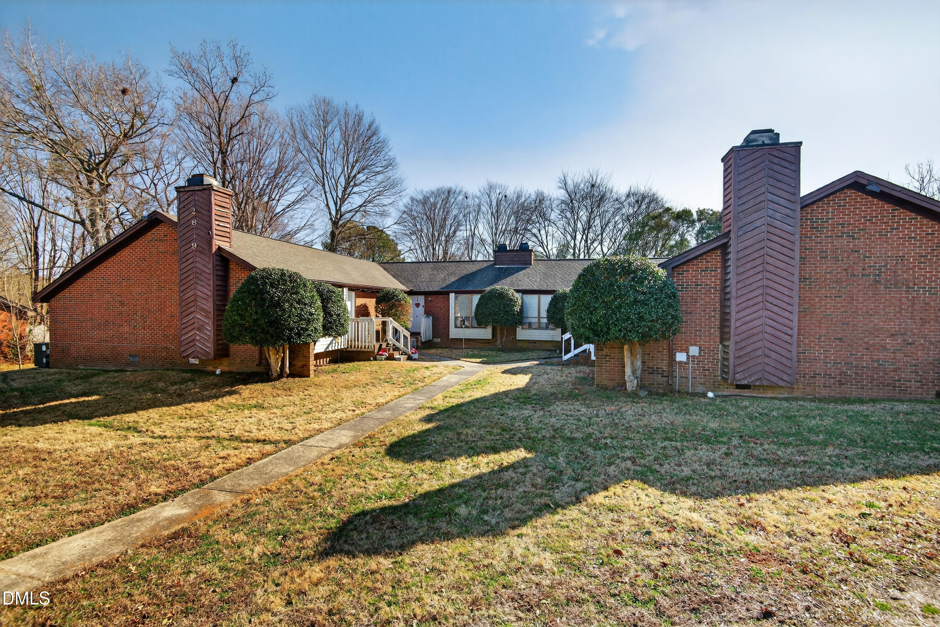 2829 Seclusion Court Raleigh, NC 27612 - Photo 4 of 10 02