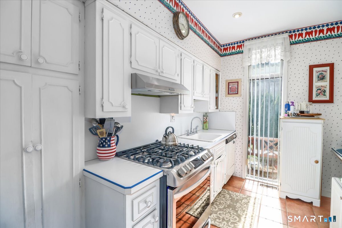 160 Fairfield Woods Road, Unit 20 Fairfield, CT 06825 - Photo 13 of 33