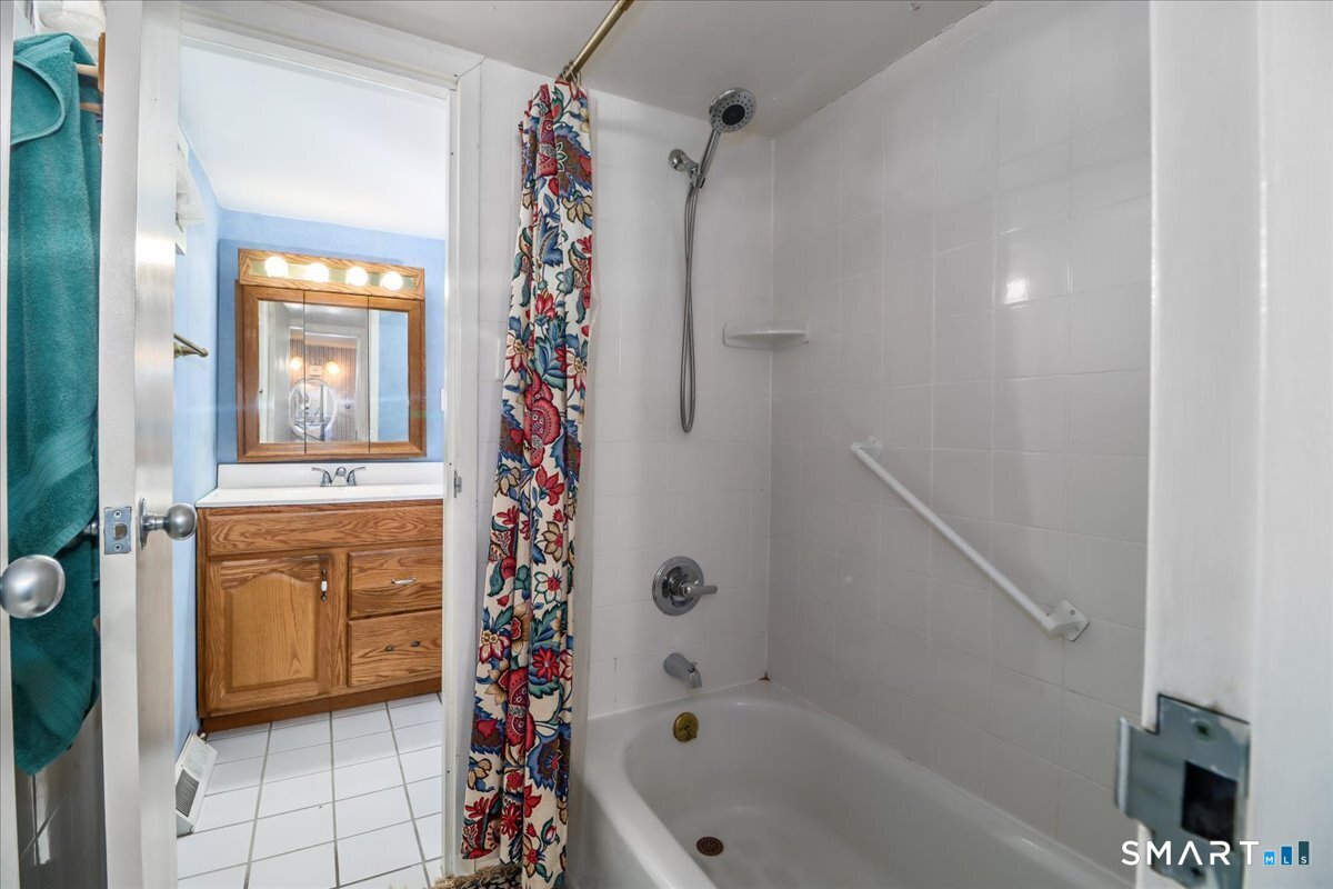 160 Fairfield Woods Road, Unit 20 Fairfield, CT 06825 - Photo 20 of 33