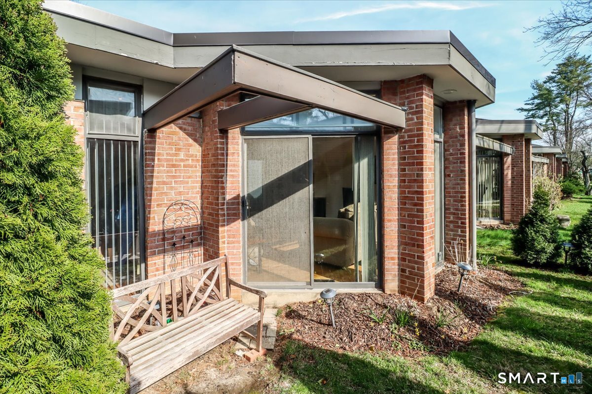 160 Fairfield Woods Road, Unit 20 Fairfield, CT 06825 - Photo 28 of 33