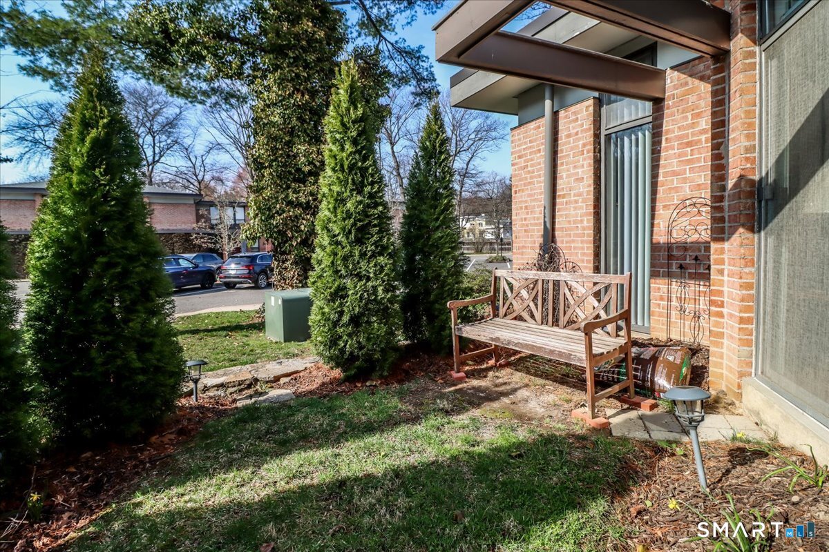 160 Fairfield Woods Road, Unit 20 Fairfield, CT 06825 - Photo 29 of 33