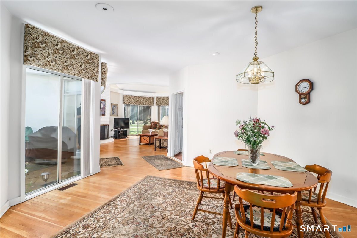 160 Fairfield Woods Road, Unit 20 Fairfield, CT 06825 - Photo 8 of 33