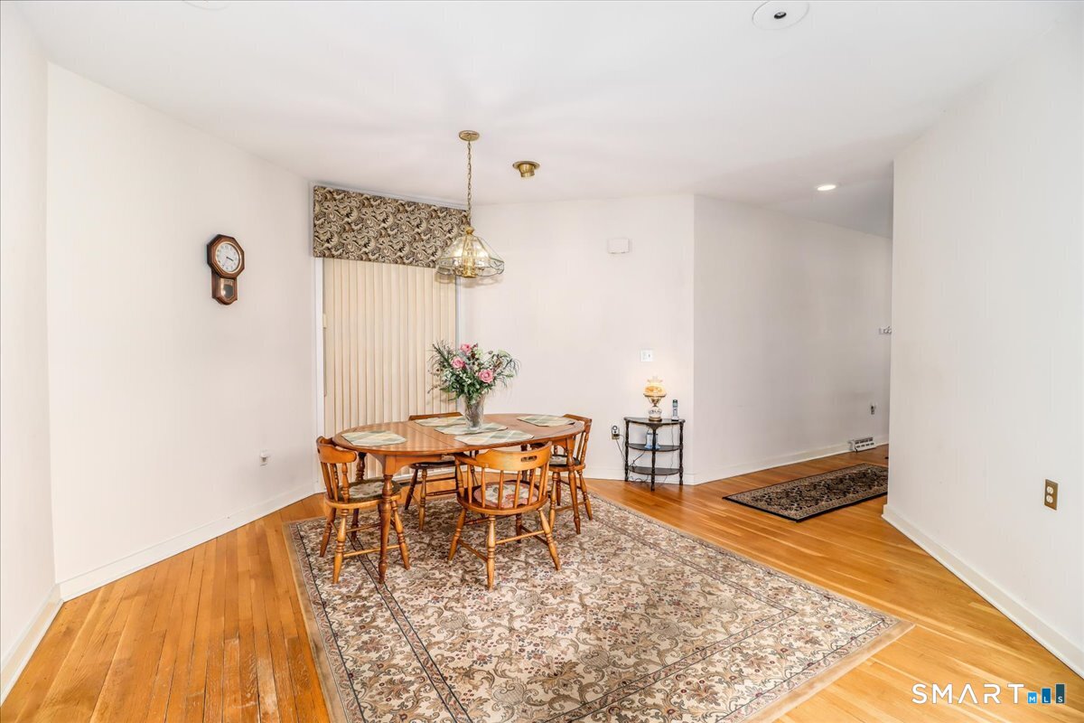 160 Fairfield Woods Road, Unit 20 Fairfield, CT 06825 - Photo 9 of 33