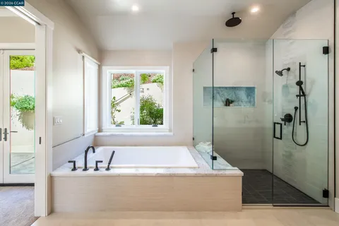 $3,980,000 | 84 Mossbridge Lane, Orinda, CA 94563