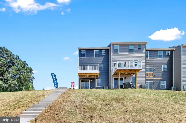 $299,900 | 437 Bradford Drive, Unit 186, Red Lion, PA 17356