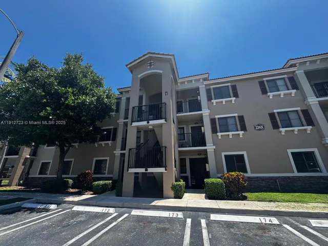 $2,075 | 22621 Southwest 88th Place, Unit 3028, Cutler Bay, FL 33190