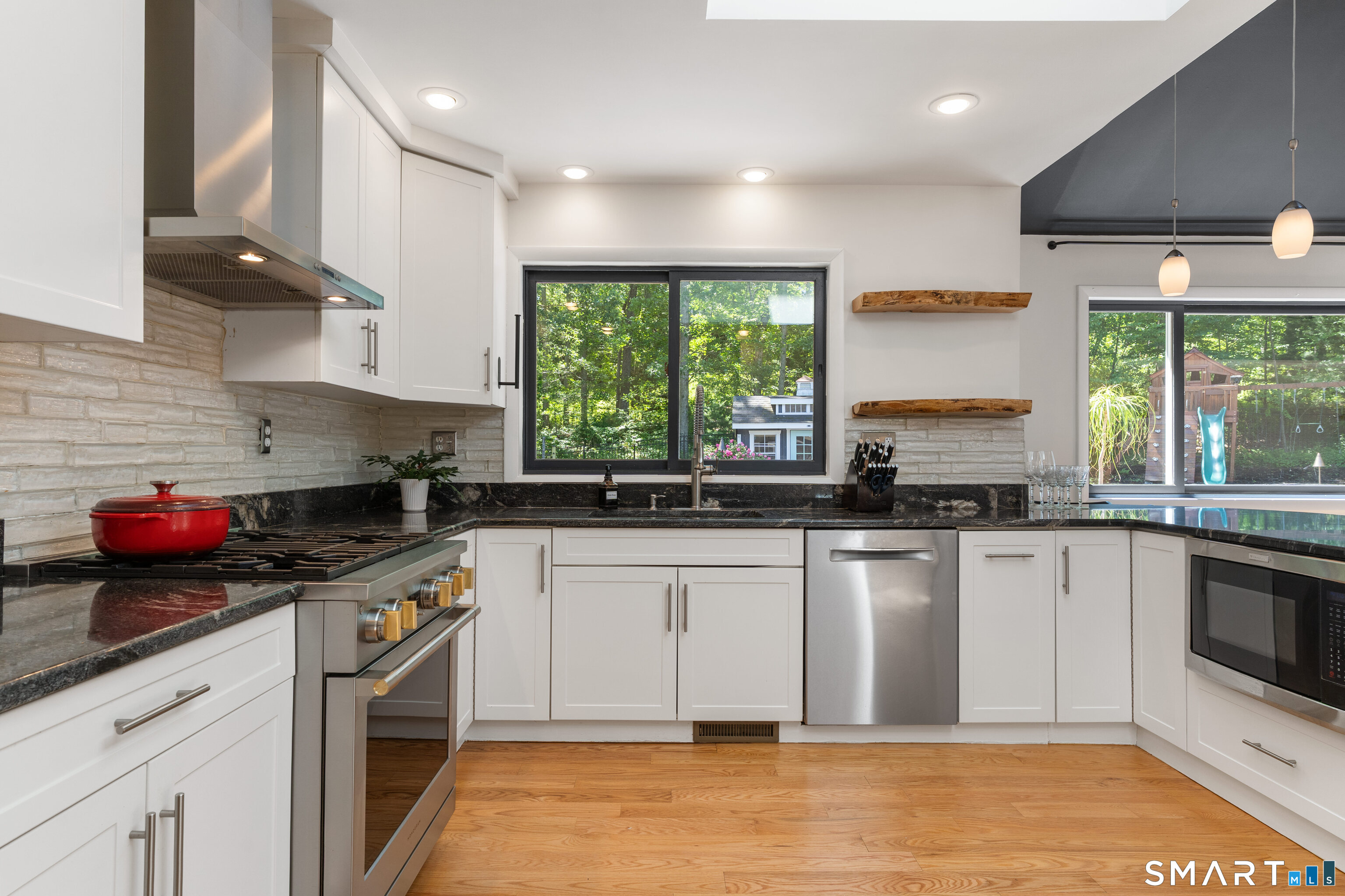 84 Sawmill Road Branford, CT 06405 - Photo 11 of 40