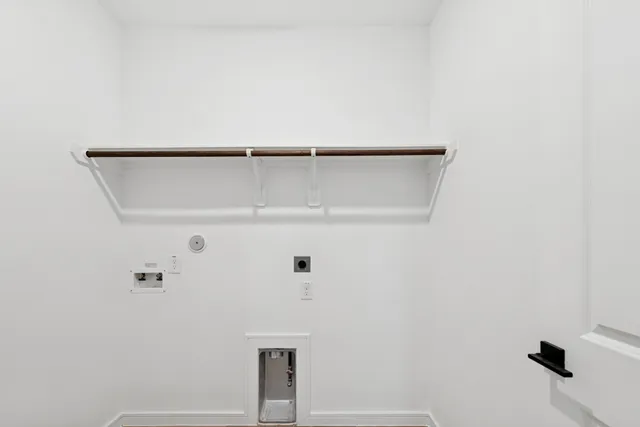 $323,990 | 682 Daniels Lake Lane, Dayton, TX 77535