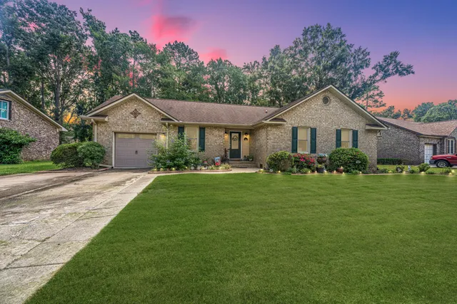 $385,000 | 320 Chessington Circle, Summerville, SC 29485