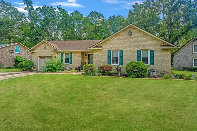 $385,000 | 320 Chessington Circle, Summerville, SC 29485