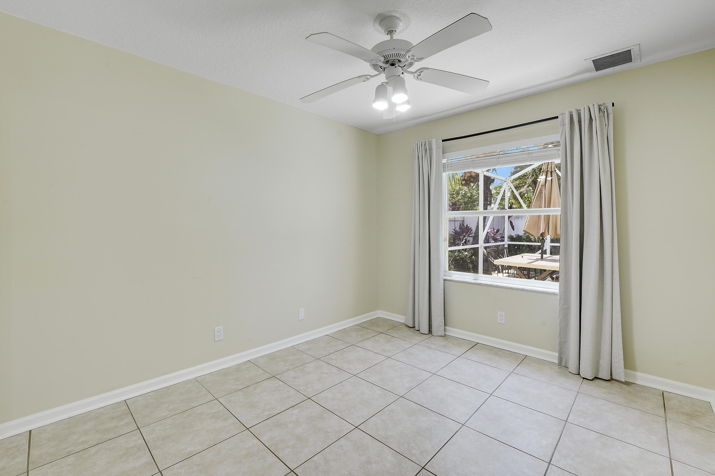 6334 Barbara Street Jupiter, FL 33458 - Photo 28 of 38 House-27