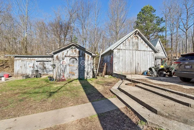 $920,000 | 6303 Sullivan Road, Lyles, TN 37098