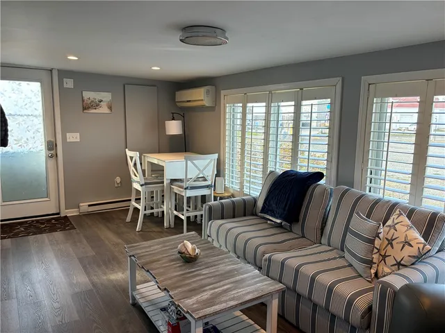 $1,900 | 271 Great Island Road, Unit B, Narragansett, RI 02882