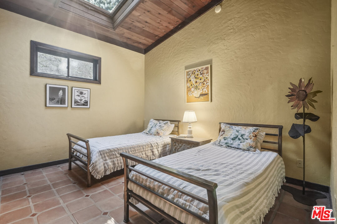 Yellow Hill Road Malibu, CA 90265 - Photo 15 of 34