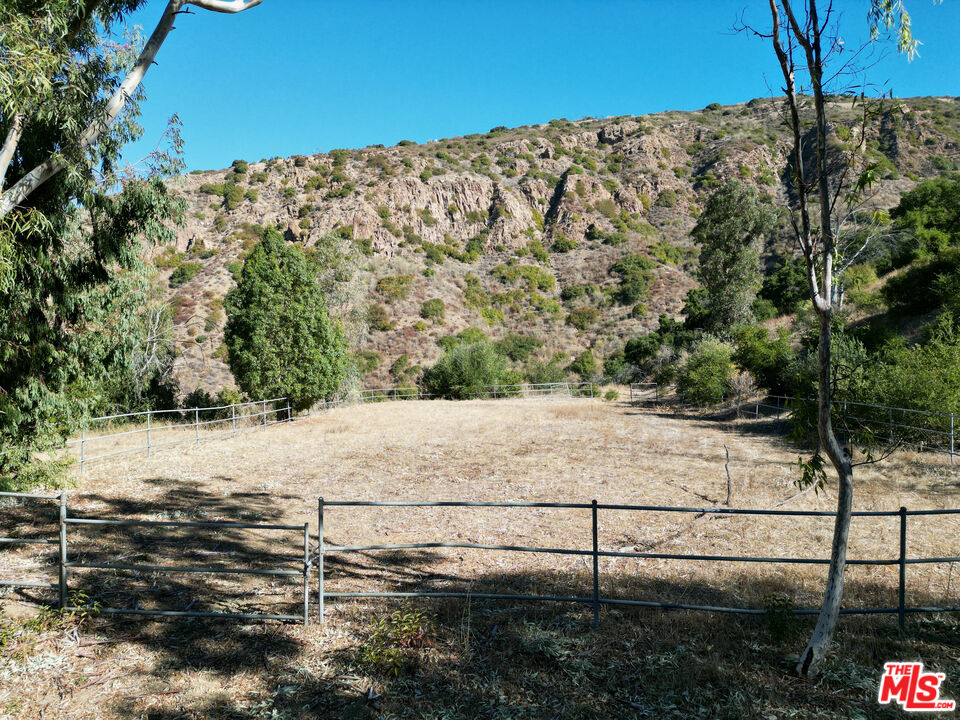 Yellow Hill Road Malibu, CA 90265 - Photo 31 of 34