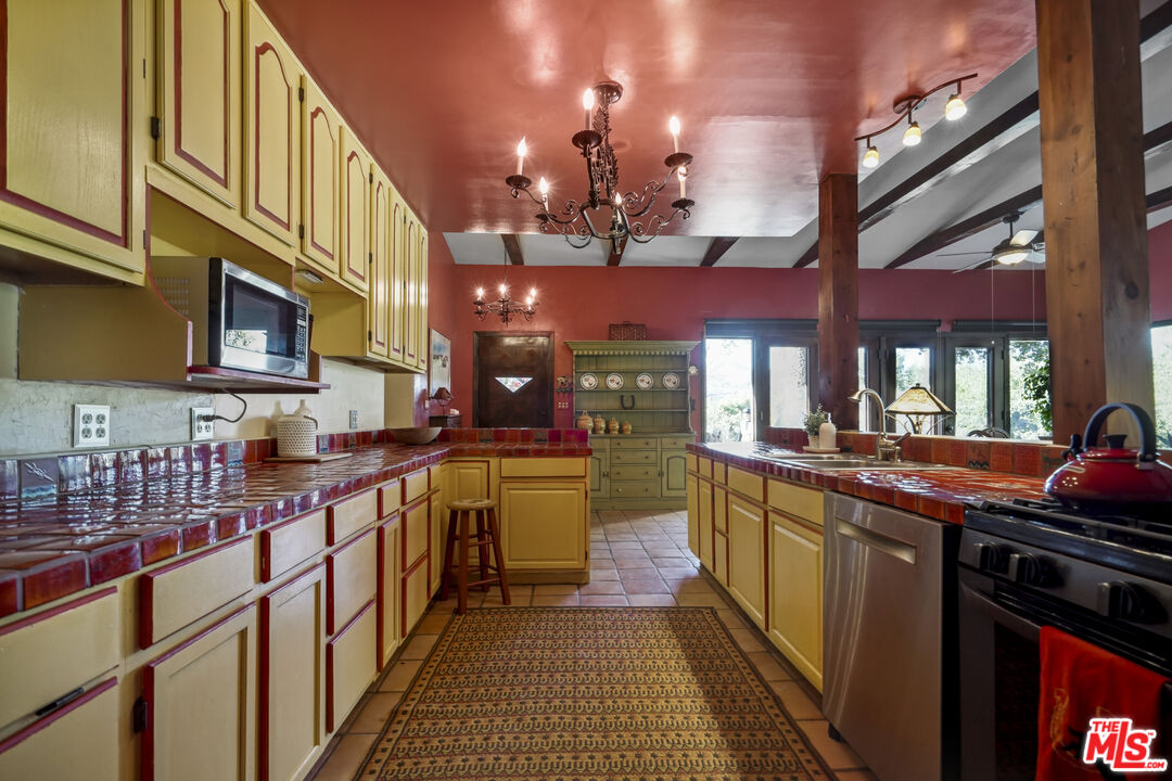 Yellow Hill Road Malibu, CA 90265 - Photo 7 of 34