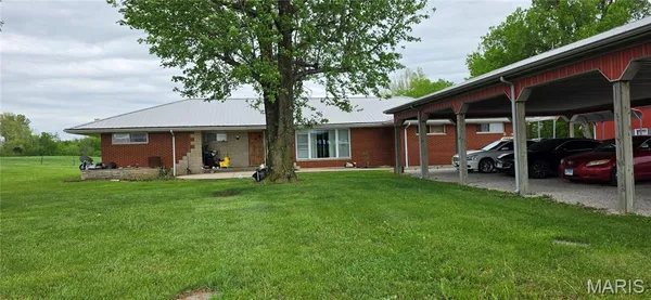 $235,000 | 1432 West Pine Street, Percy, IL 62272