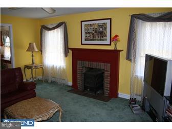 359 South Manoa Road Havertown, PA 19083 - Photo 4 of 12 Living Room